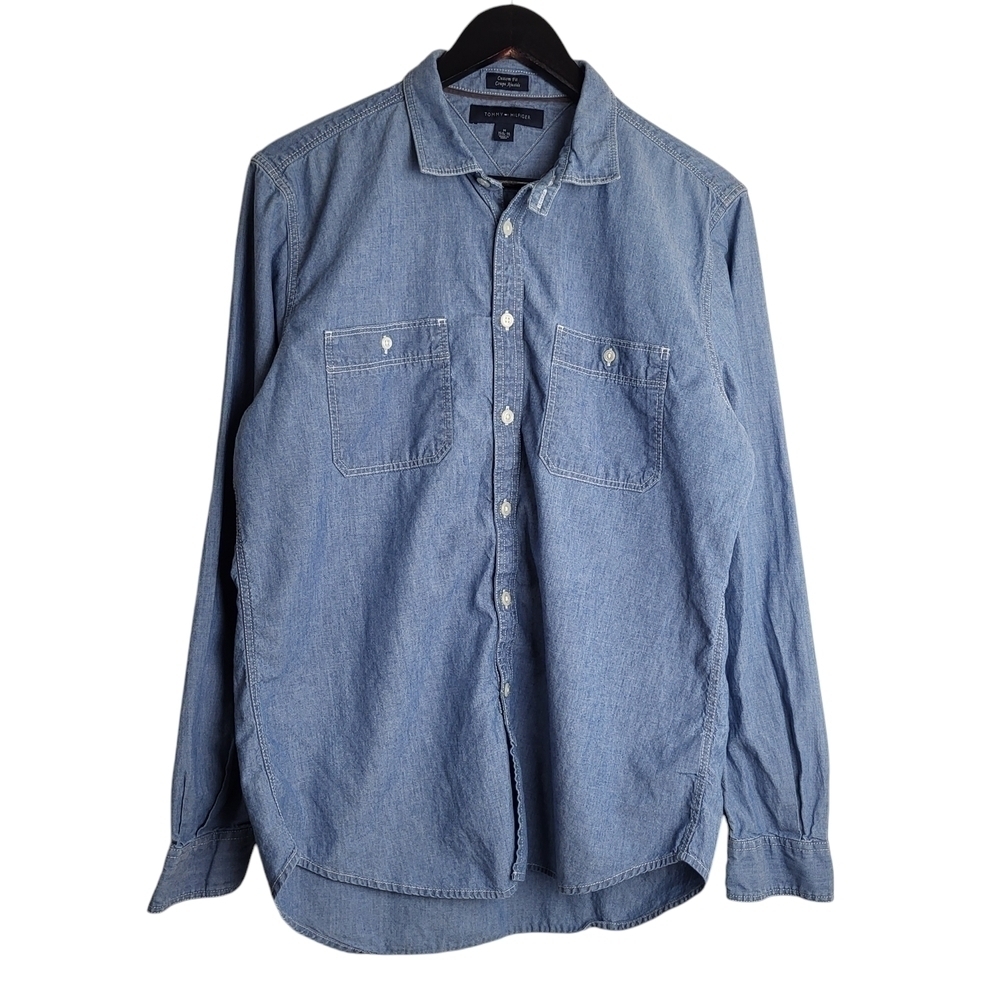 Vintage Tommy Hilfiger Men's Blue Collared Button Down Denim Shirt Size Medium